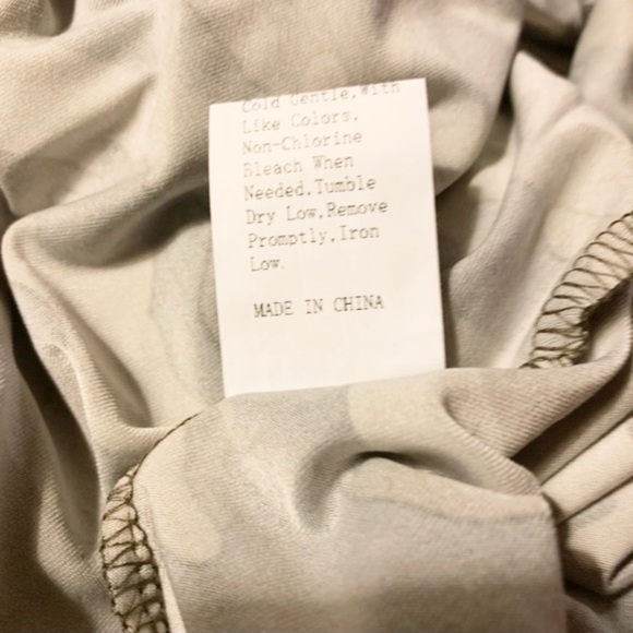 SHEIN CAMO WIDE LEG PANTS - Picture 4 of 4